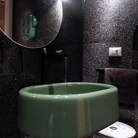 Reverse Art Couette-café Vasto