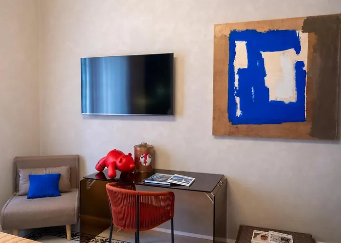 Bed & Breakfast Reverse Art *