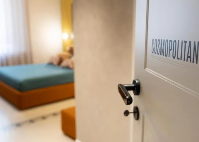 Reverse Art Bed & Breakfast *