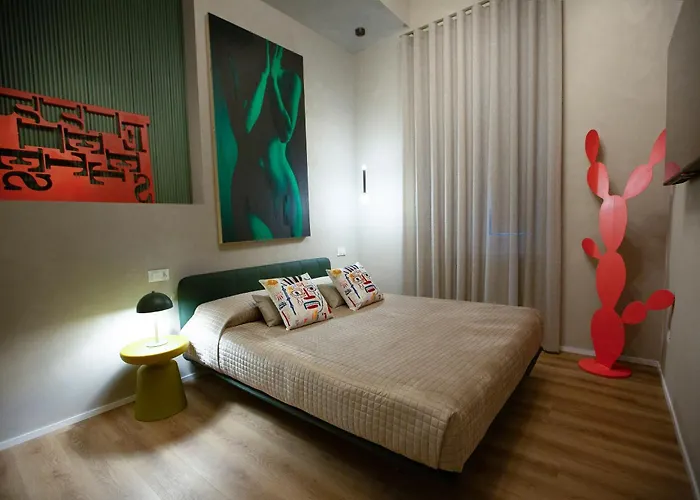 Bed & Breakfast Reverse Art