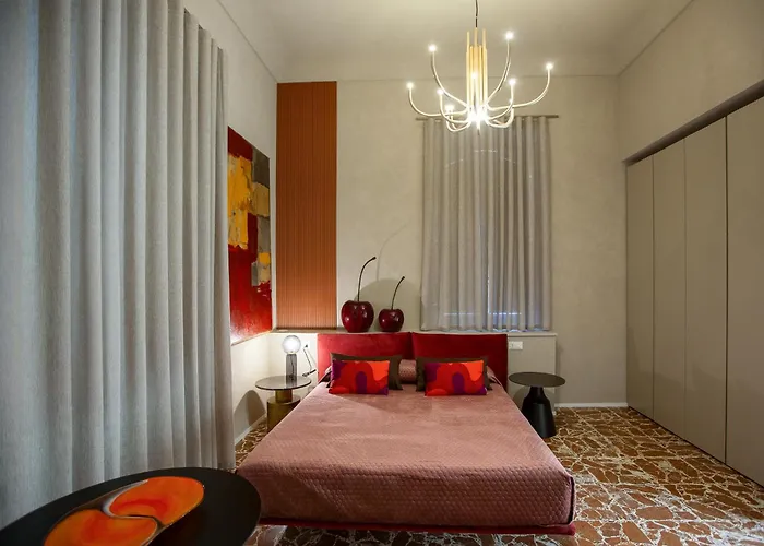 Bed & Breakfast Reverse Art *