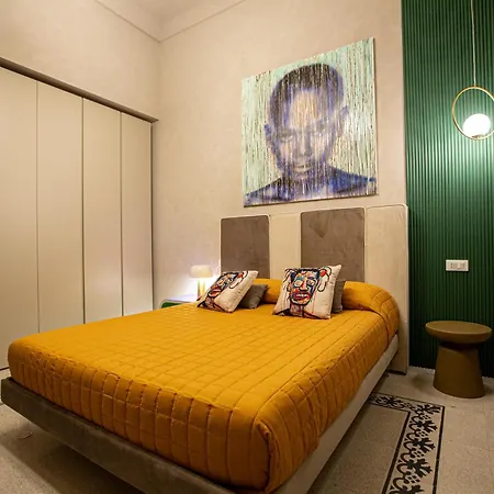 Bed & Breakfast Reverse Art