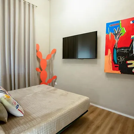 Reverse Art ואסטו