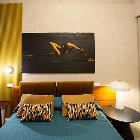 Bed & Breakfast Reverse Art