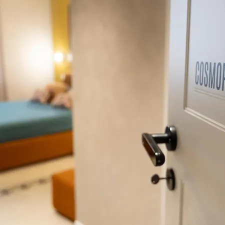 Reverse Art Bed & Breakfast *