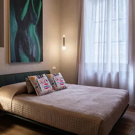 Bed & Breakfast Reverse Art