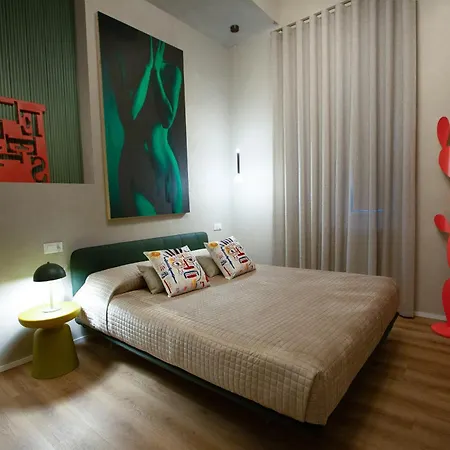 Bed & Breakfast Reverse Art