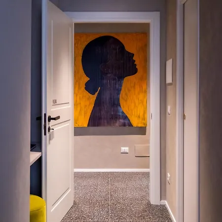 Reverse Art ואסטו