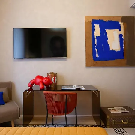 Reverse Art * ואסטו