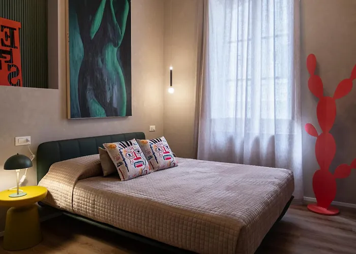 Bed & Breakfast Reverse Art