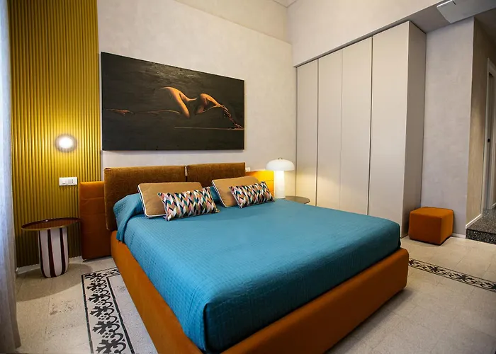 Bed & Breakfast Reverse Art *