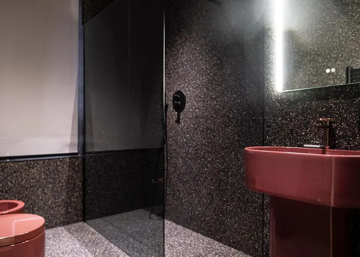 Reverse Art Bed & Breakfast