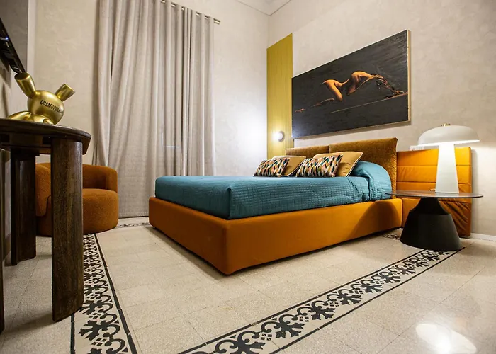 Reverse Art Bed & Breakfast *