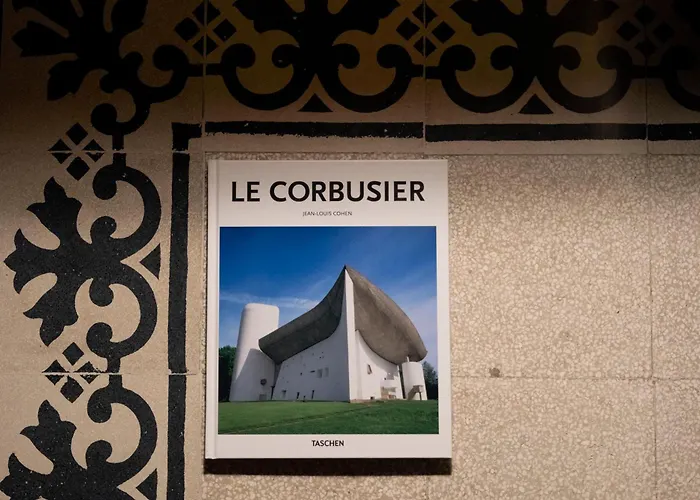 Bed & Breakfast Reverse Art *